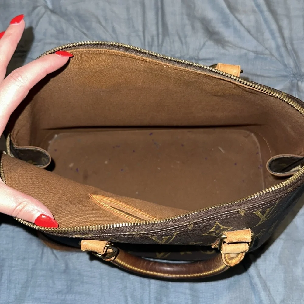 Vintage Louis Vuitton Alma handbag 👜 - Picture 3 of 5